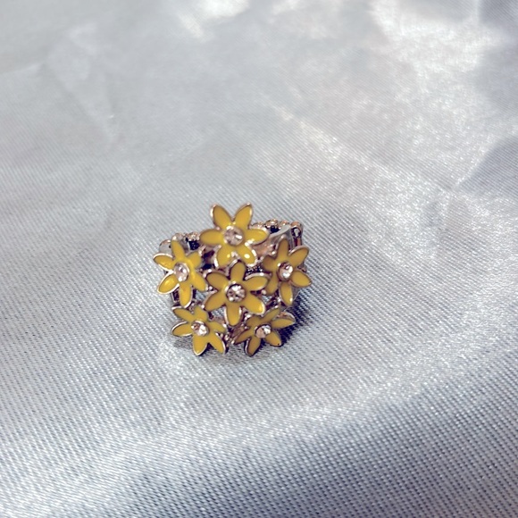 Paparazzi enamel, silver, toned, and rhinestone ring - Picture 3 of 3